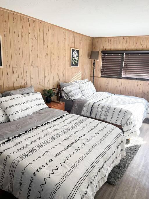 Апартаменты Joshua Tree National Park - Cozy Palms Getaway Туэнтинайн-Палмс Экстерьер фото