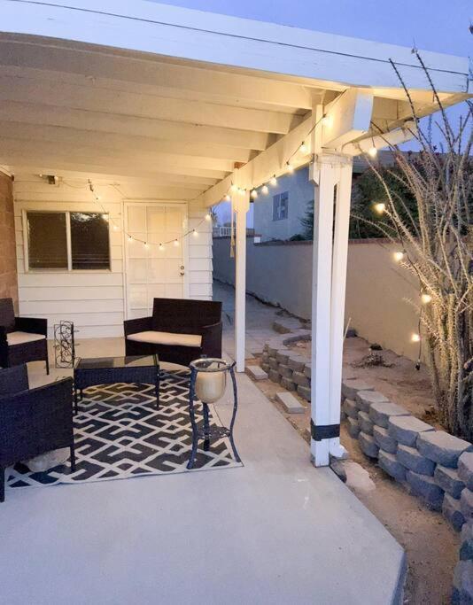 Апартаменты Joshua Tree National Park - Cozy Palms Getaway Туэнтинайн-Палмс Экстерьер фото