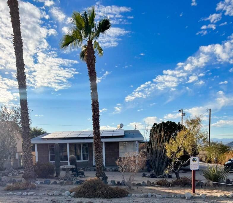 Апартаменты Joshua Tree National Park - Cozy Palms Getaway Туэнтинайн-Палмс Экстерьер фото